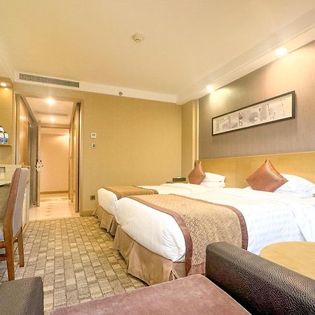 Beijing New Century Hotel Экстерьер фото