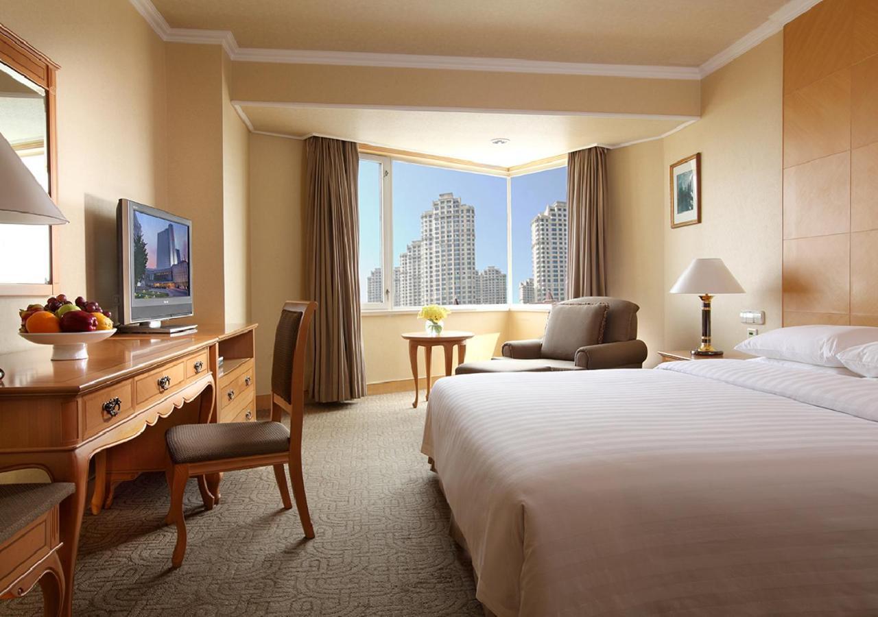 Beijing New Century Hotel Экстерьер фото