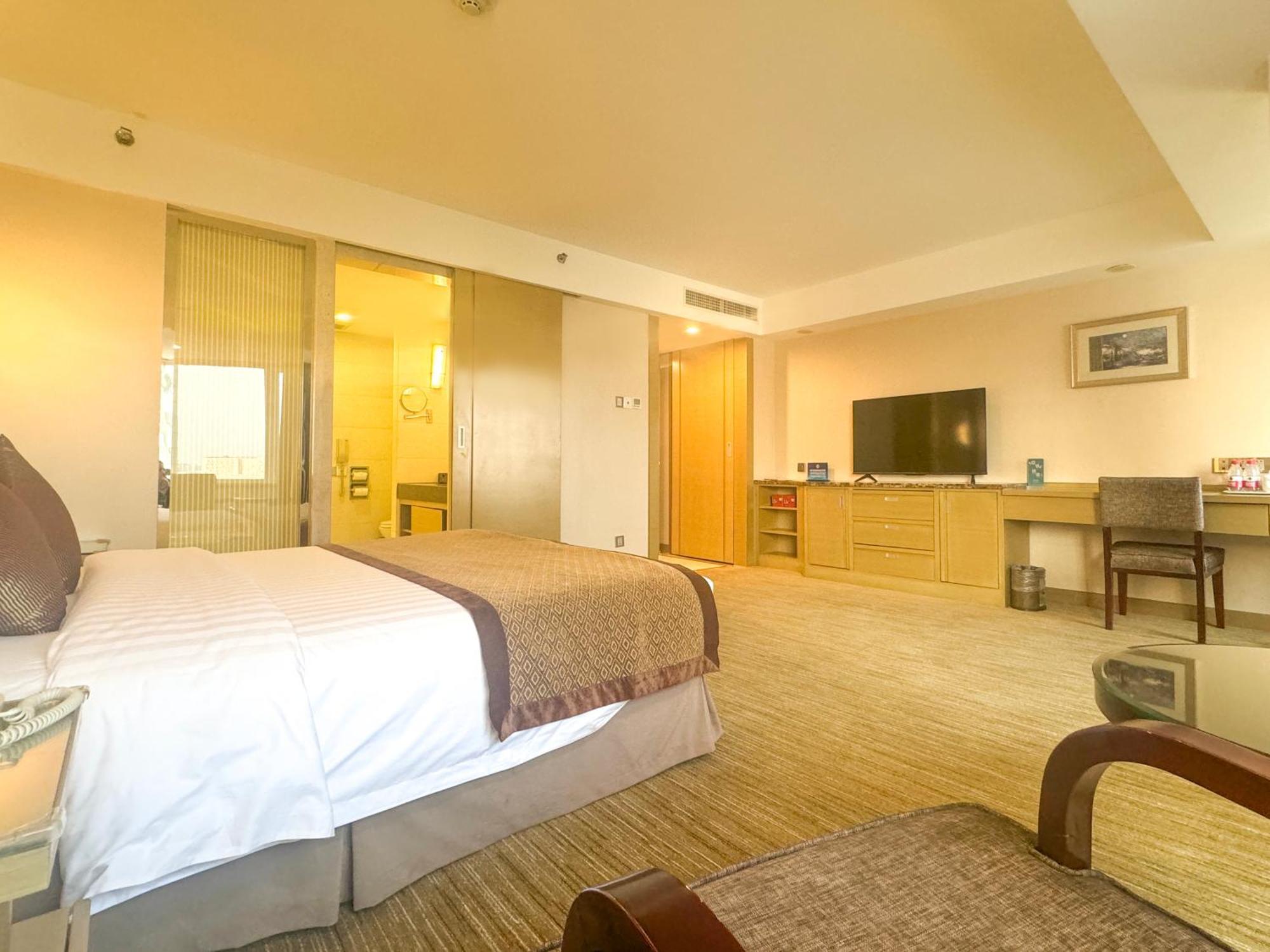 Beijing New Century Hotel Экстерьер фото
