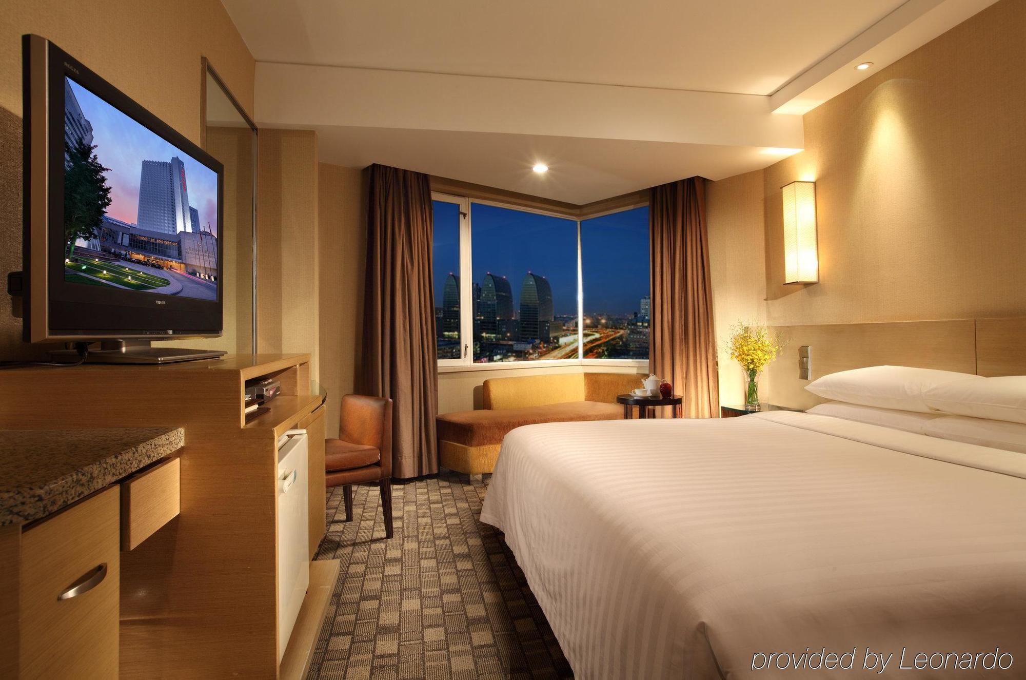 Beijing New Century Hotel Экстерьер фото