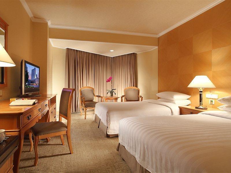 Beijing New Century Hotel Экстерьер фото
