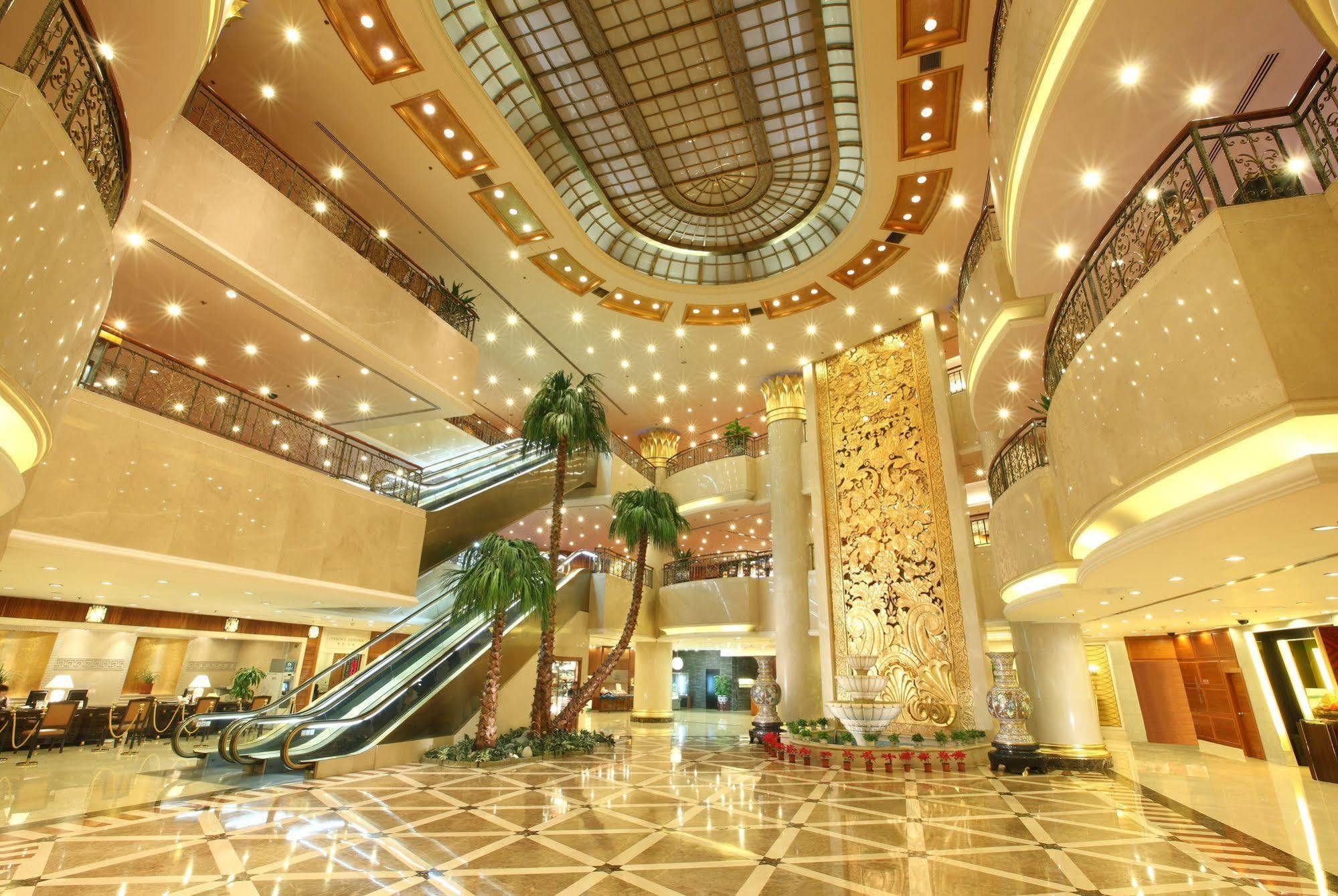 Beijing New Century Hotel Экстерьер фото