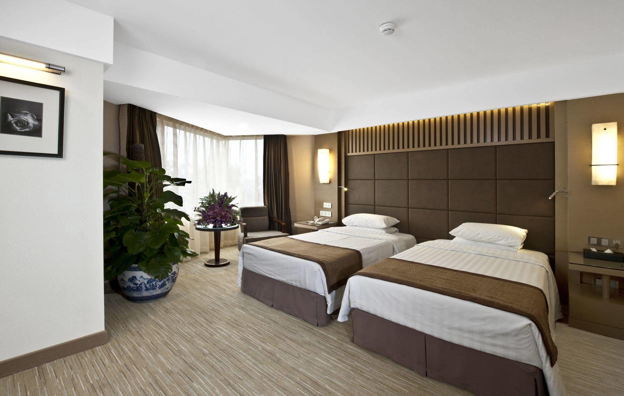 Beijing New Century Hotel Экстерьер фото